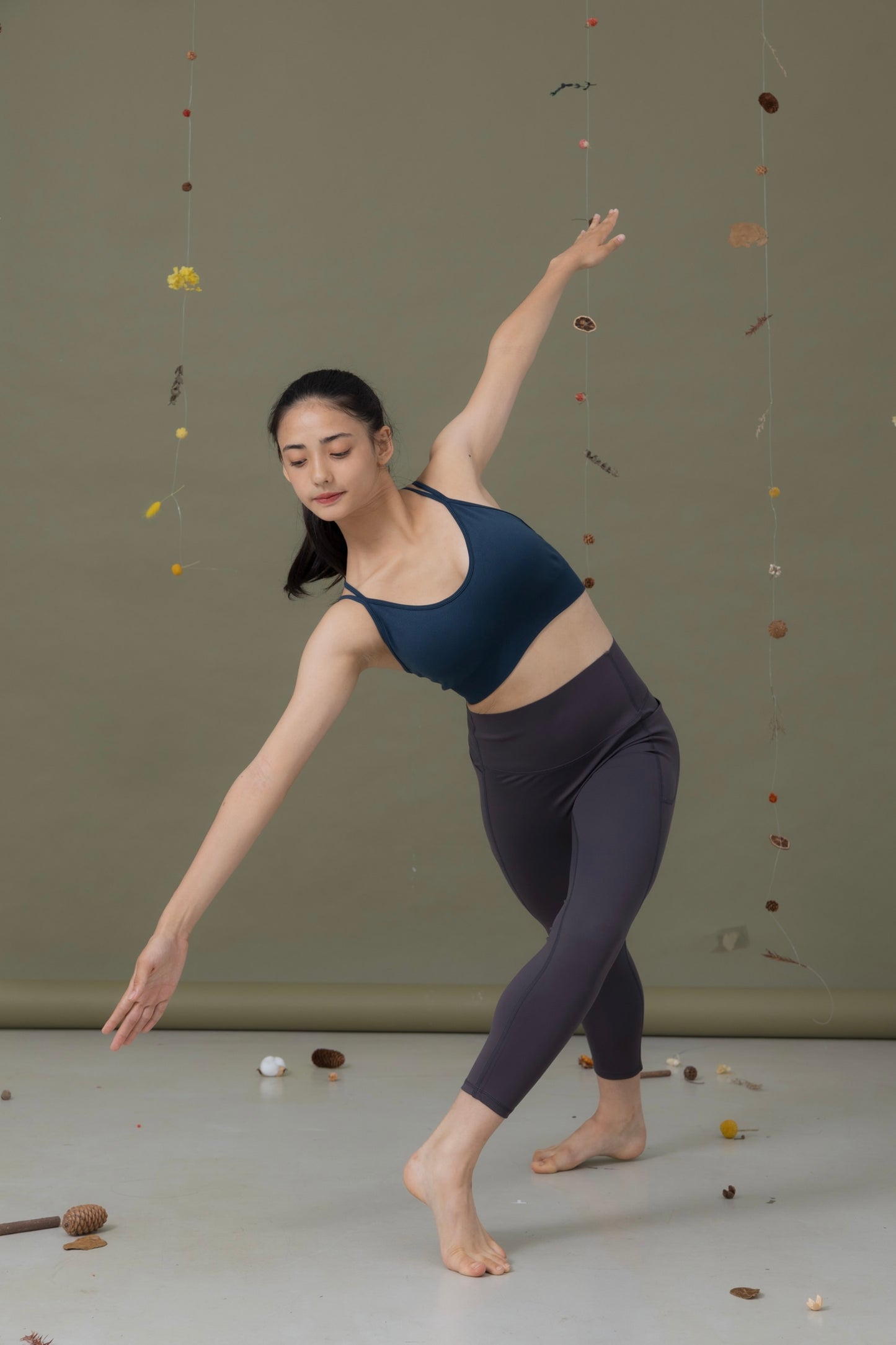 靜岩煙灰_雙口袋Leggings