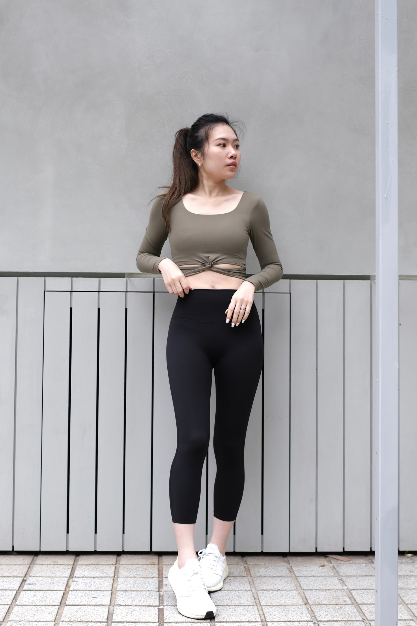 In Stock/ Autumn and winter long-sleeved front kink Bra Tops