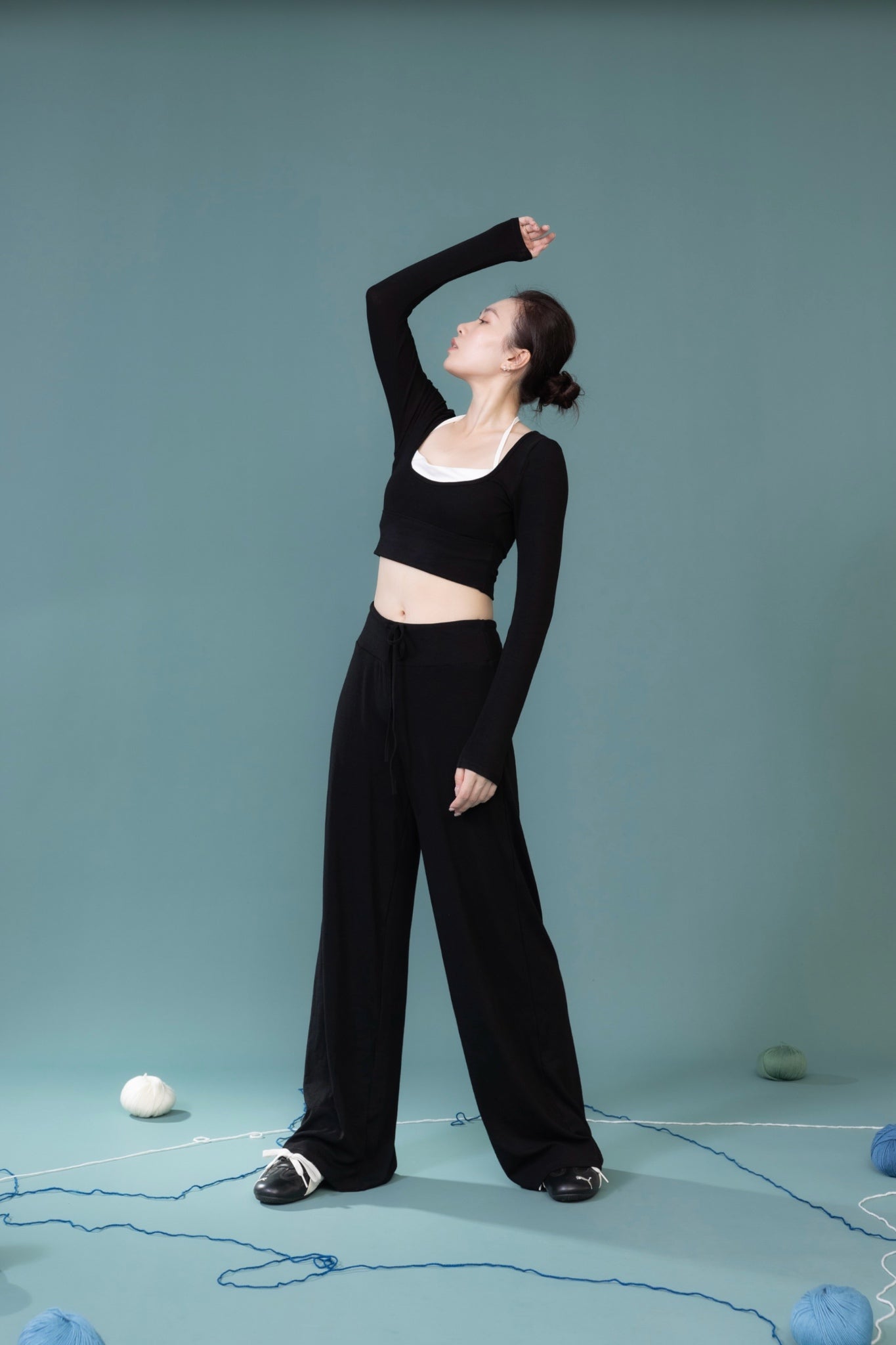 絨霧輕垂_ 長寬褲