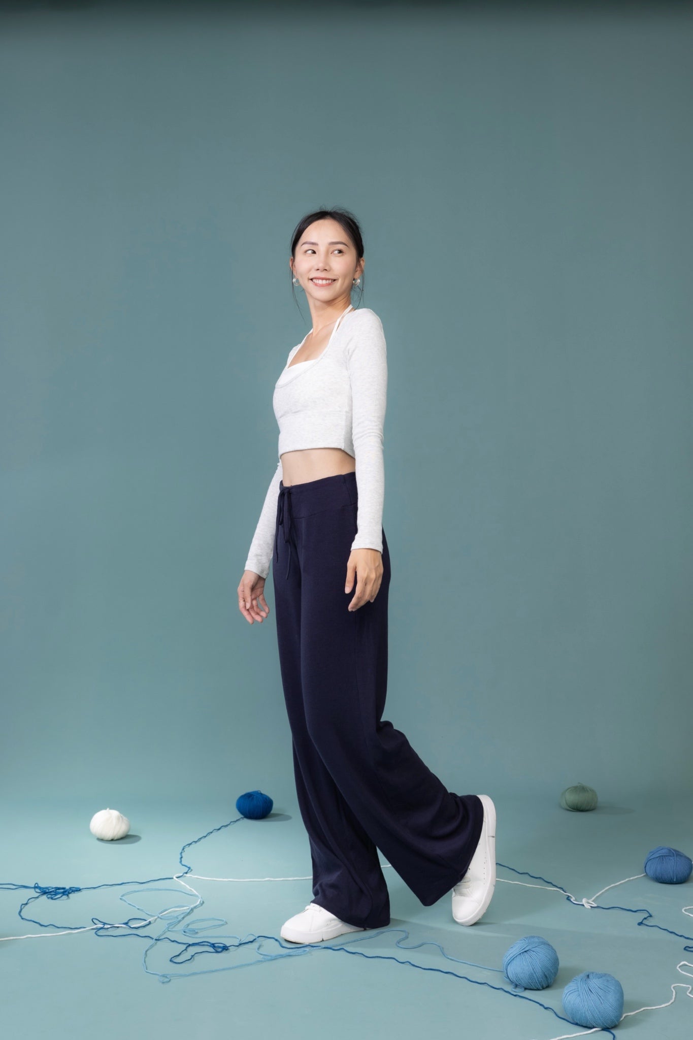 絨霧輕垂_ 長寬褲