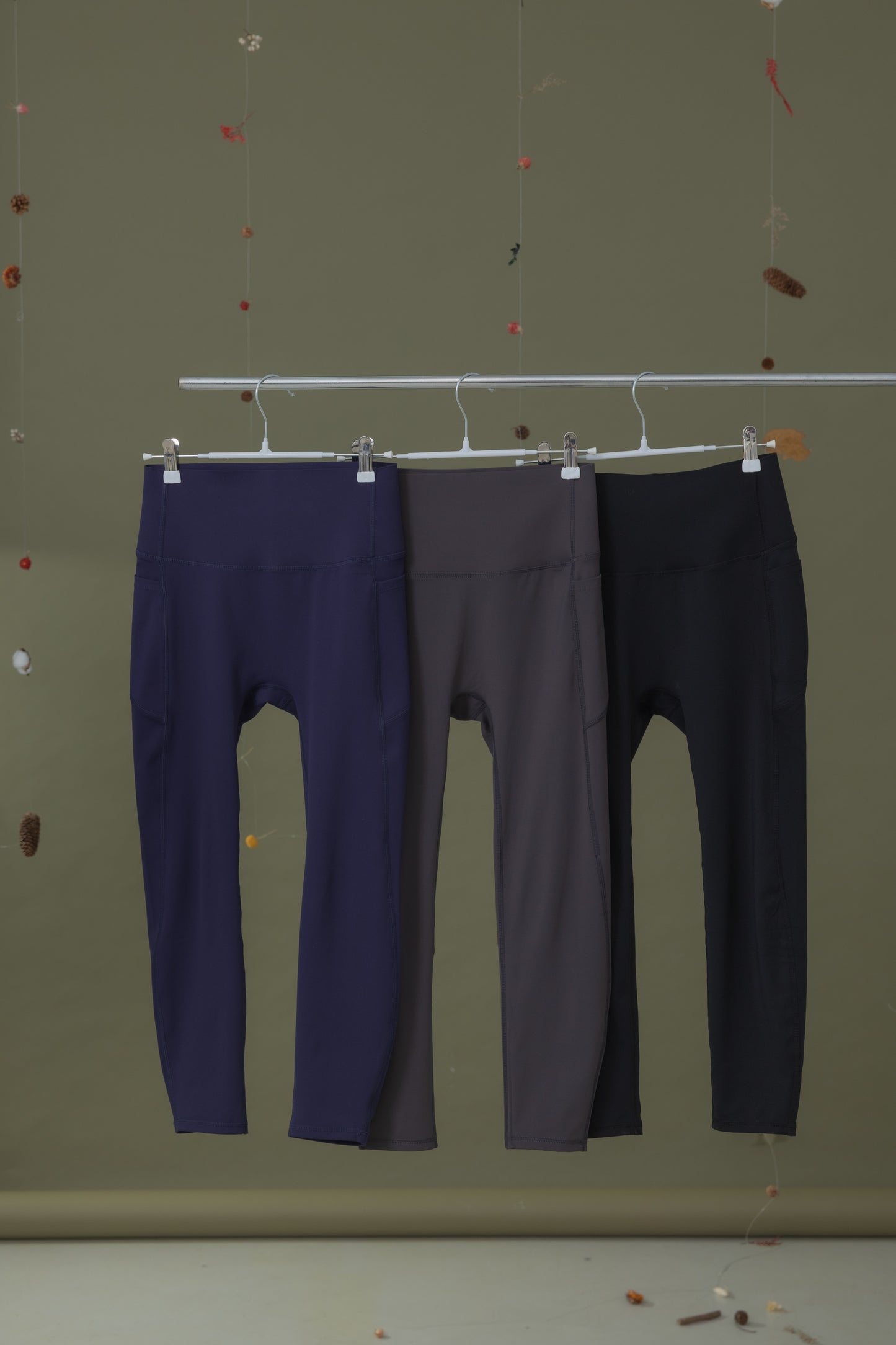 靜岩煙灰_雙口袋Leggings