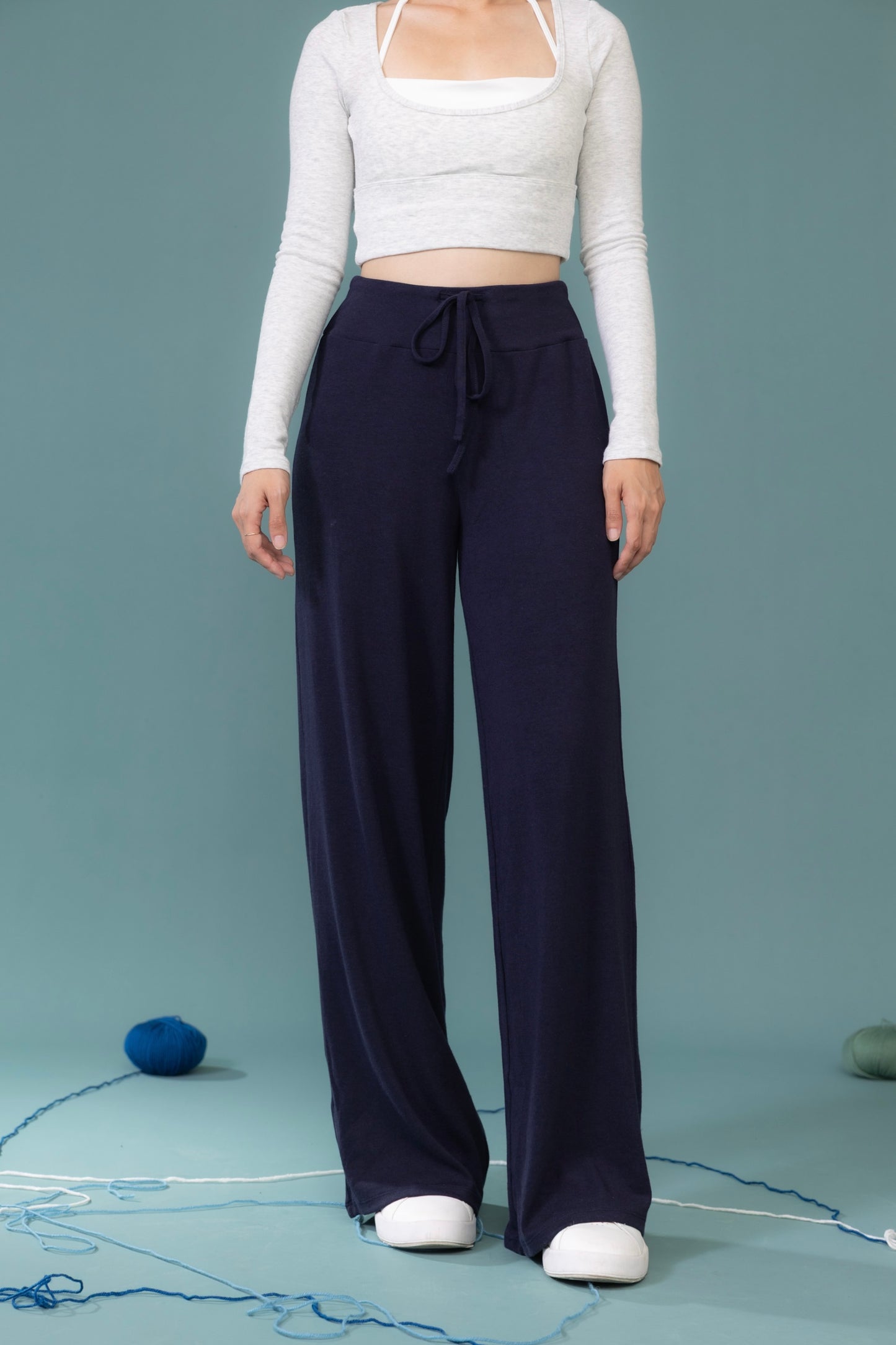 絨霧輕垂_ 長寬褲